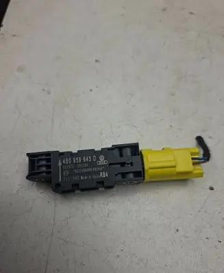 Audi A3 S3 8P Airbag deployment crash/impact sensor 4B0959643D 011573 161205