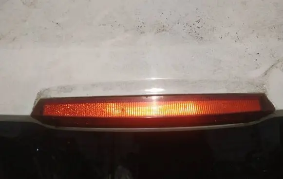 Saturn Vue Third/center stoplight 