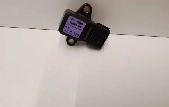 Nissan X-Trail T30 ESP acceleration yaw rate sensor 47930