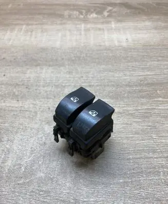 Renault Laguna I Electric window control switch