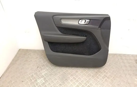 Volvo XC40 Front door card panel trim 32282668