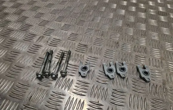 Renault Talisman Fuel Injector clamp holder 