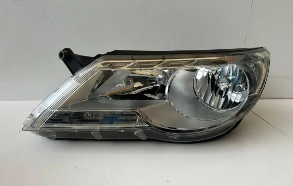 Volkswagen Tiguan Headlight/headlamp 5N1941031AB