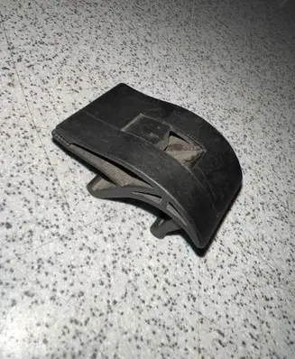 BMW 5 E34 Radiator mount bracket 17111712660