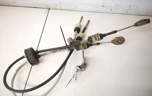 Gear shift cable linkage