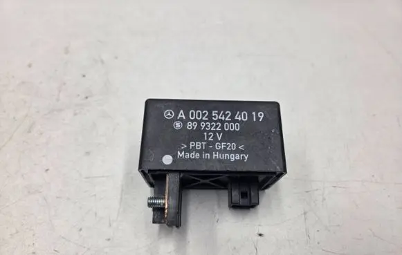 Mercedes-Benz Sprinter W906 Battery control module A0025424019 0025424019