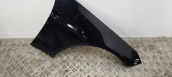 Mercedes-Benz E C207 W207 Fender 