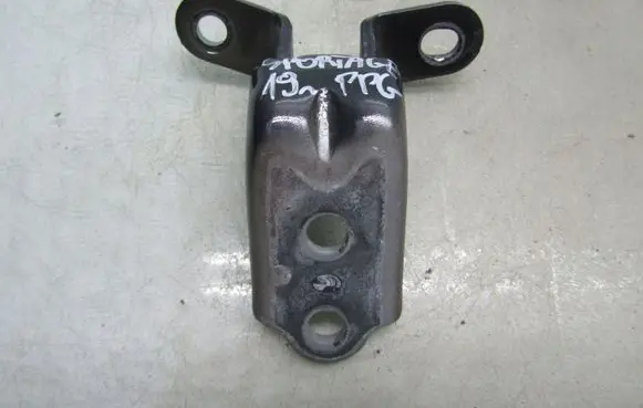 KIA Sportage Front door upper hinge 