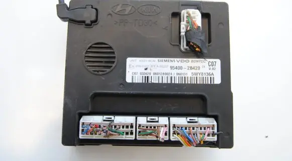 Hyundai Santa Fe Sound amplifier 963002B800