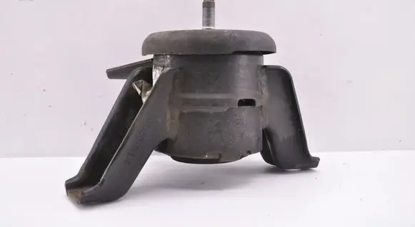 KIA Sportage Engine mount bracket 21815D9100