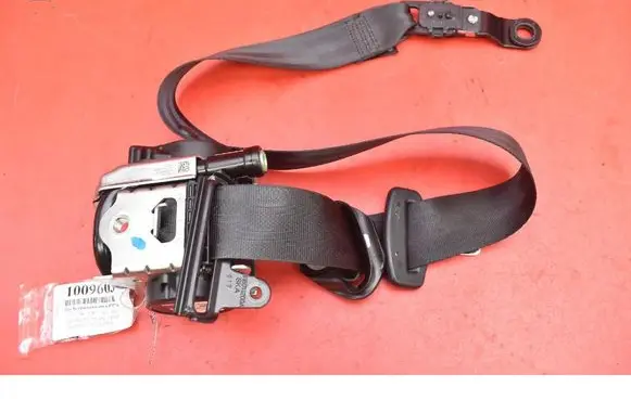 Volvo V40 Front seatbelt 31390454