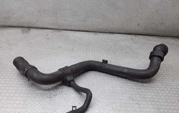 Volkswagen PASSAT B5 Engine coolant pipe/hose