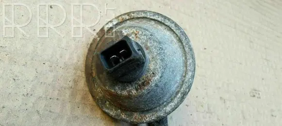 Volkswagen Golf I Valve vacuum 035133965