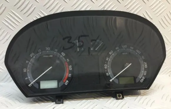 Skoda Fabia Mk1 (6Y) Speedometer (instrument cluster) 6Y0920881D