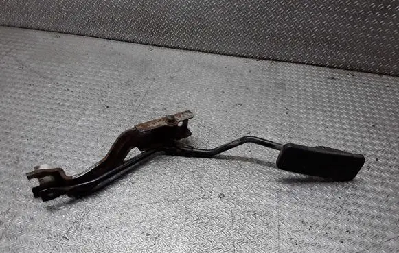 Subaru Forester SF Accelerator throttle pedal