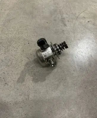 Land Rover Evoque II Fuel pressure regulator J3P390376AA 0261520646