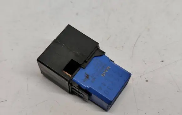 Nissan Note (E11) Other relay 2523079944 ACM33221 25230
