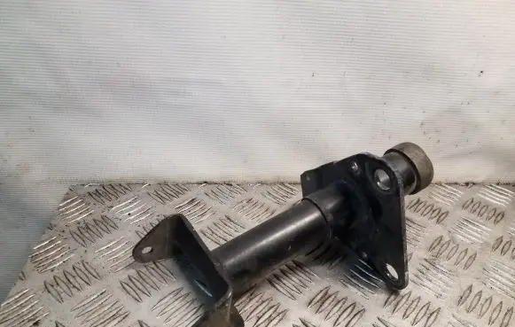 Volkswagen PASSAT B5 Front bumper shock/impact absorber 3B0807133A