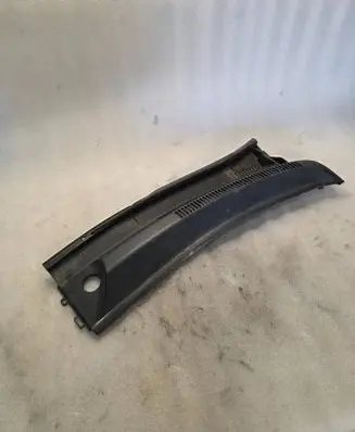 Toyota Prius (NHW20) Wiper trim 5570847050