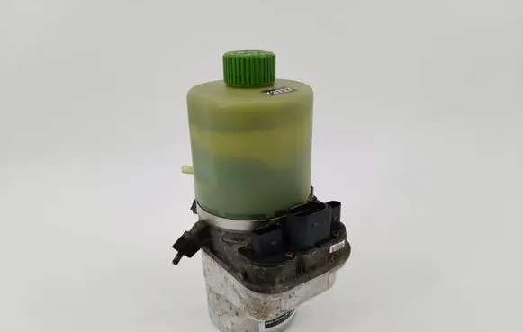 Skoda Fabia Mk2 (5J) Power steering pump 6R0423156