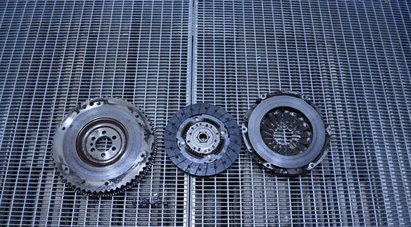 Renault Clio IV Clutch set kit 302101221R 123115669R