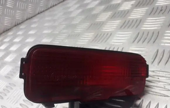 Nissan Almera N16 Third/center stoplight