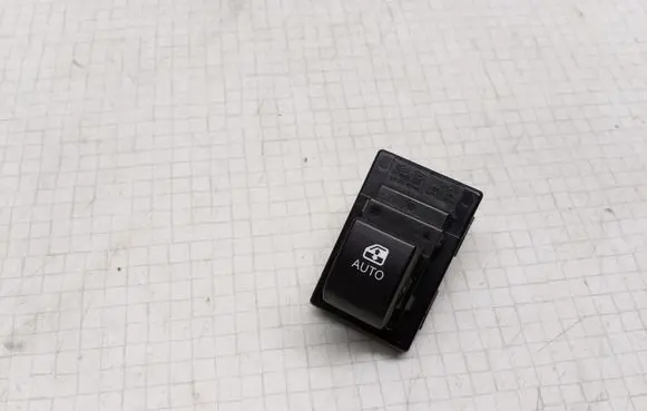 KIA Ceed Electric window control switch 935751H100