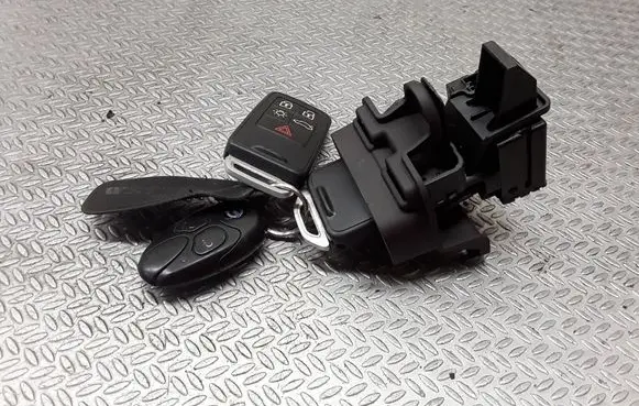 Volvo V60 Ignition lock AH4N15607AE 28227917 CCAB09LP0300T0
