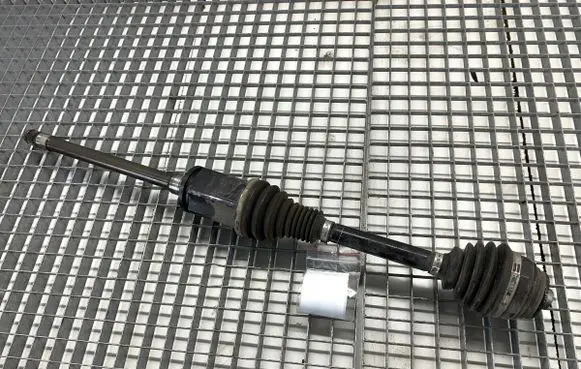 BMW 3 G20 G21 Front driveshaft 8682366