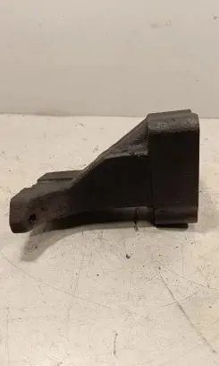Jeep Grand Cherokee (WK) Engine mounting bracket