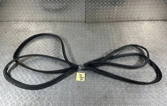 Mercedes-Benz Sprinter W907 W910 Rubber seal loading door 