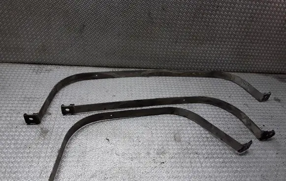 Volkswagen PASSAT B5.5 Fuel tank mounting bracket 