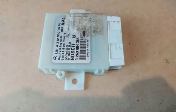 Mercedes-Benz E C207 W207 Relay mounting block 0263004385