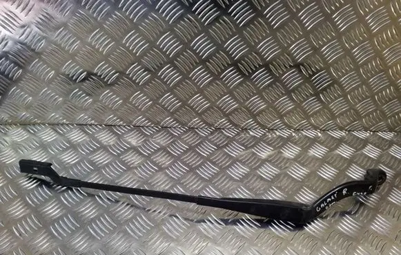 Front wiper blade arm