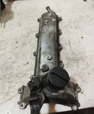 Toyota Yaris Rocker cam cover 