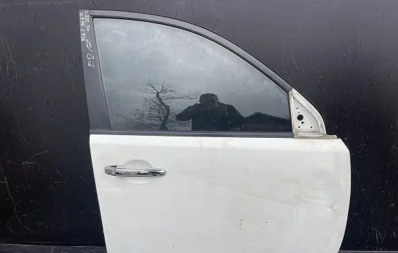 Mitsubishi L200 Front door