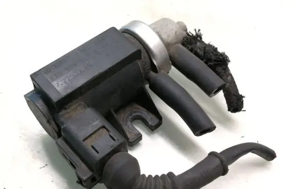 Audi A4 S4 B6 8E 8H Turbo solenoid valve 1J0906627B