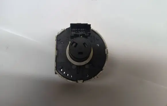 Skoda Octavia Mk2 (1Z) Light switch 748500460000 1Z0911431B