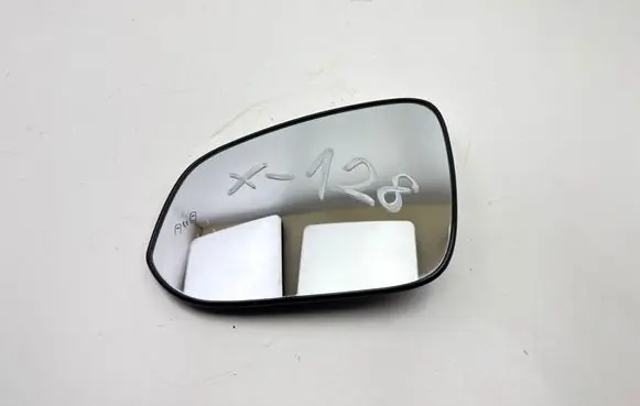 Toyota RAV 4 (XA50) Wing mirror glass 8769142F30