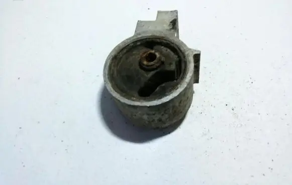 Honda Civic Engine mount bracket