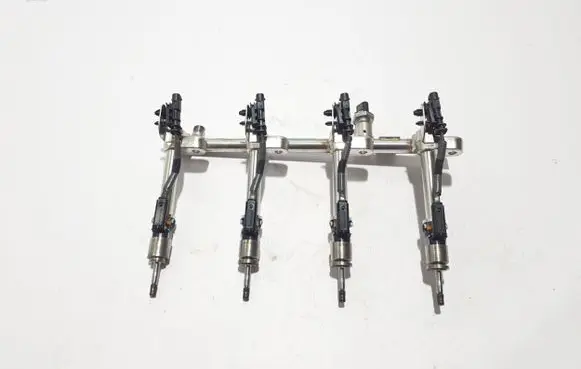 Volvo XC60 Fuel main line pipe 31478396