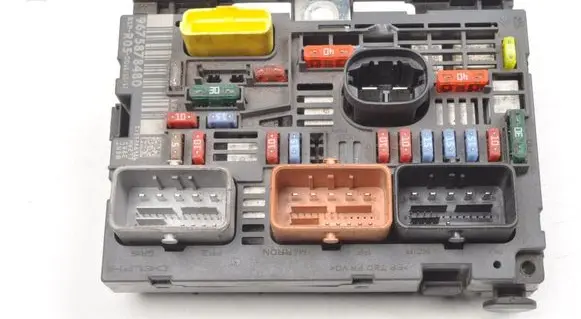 Peugeot 308 Fuse box set 9675878480