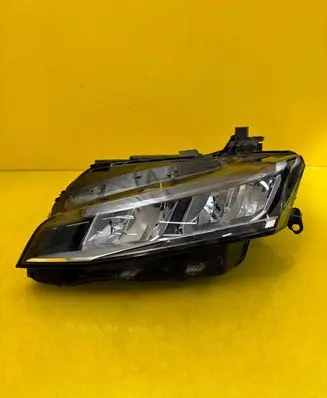 Peugeot 308 Headlight/headlamp 9851673380