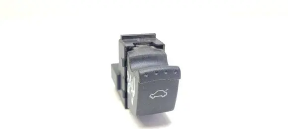 Tailgate opening switch