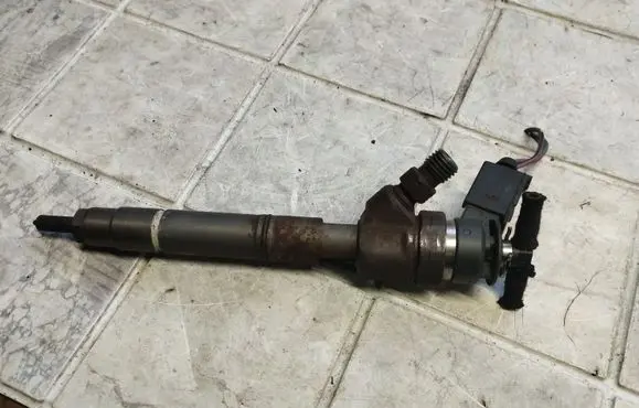 Mitsubishi Colt Fuel injector A6400700787
