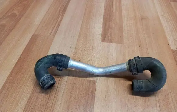 Volkswagen Touareg I Engine coolant pipe/hose 7L0819320B 7L0819318A 7L0819318B