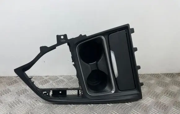Cup holder front