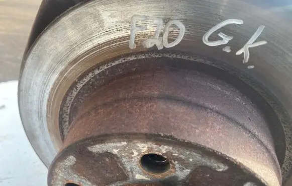 Rear wheel hub spindle/knuckle