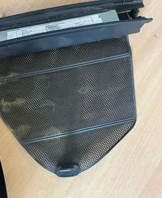 BMW 5 E60 E61 Estate rear side window sun shade/blind 6984649