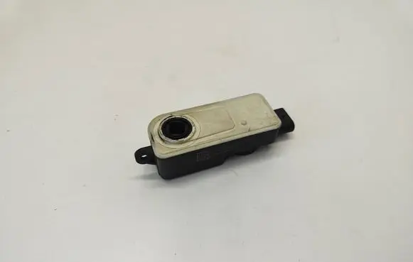 Tesla Model S Radiator active air flap actuator 131688800032 T78819B 19048326183